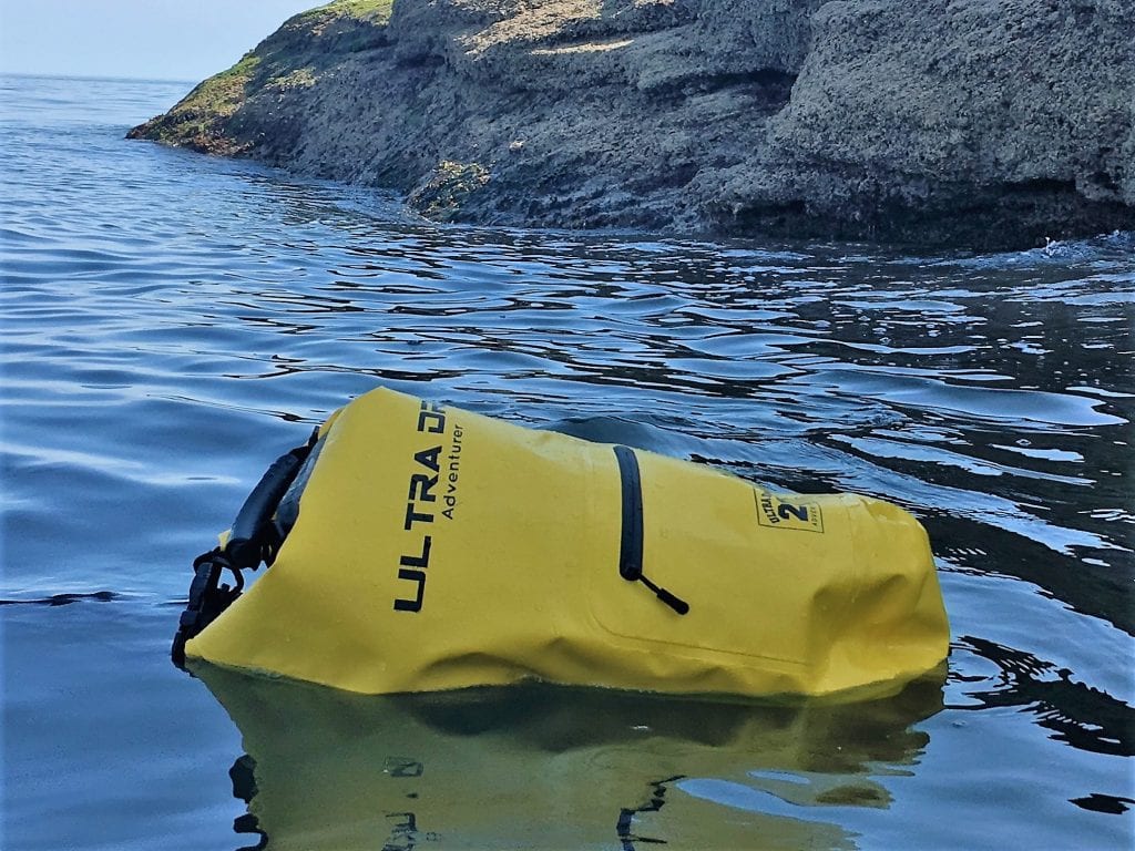 can a dry bag float